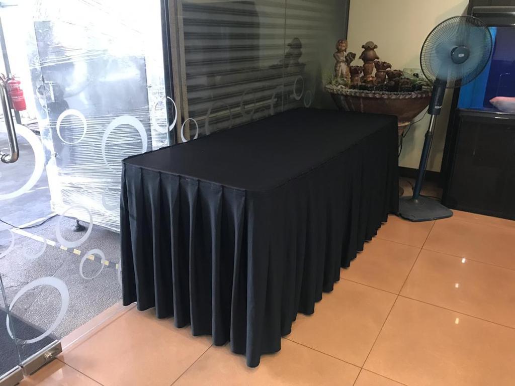 BI-FOLD TABLE